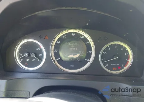 2009 Mercedes-Benz C 300 Luxury/Sport z USA, uszkodzony, nr VIN WDDGF54X49R042641